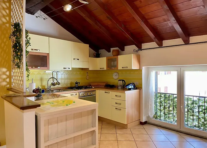 Il Girasole 公寓 曼代洛-德尔拉里奥